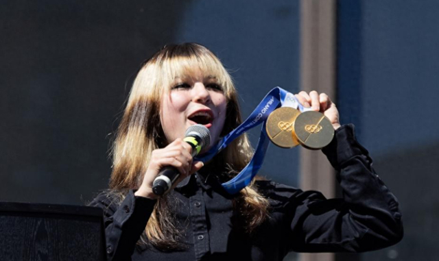 BOB半岛体育平台-刘美贤衣锦还乡：我爱奥克兰！ 已退出世锦赛未来两个月有26场商演|冬奥会|美国|米兰冬奥会|花样滑冰|米兰_新浪体育_新浪新闻